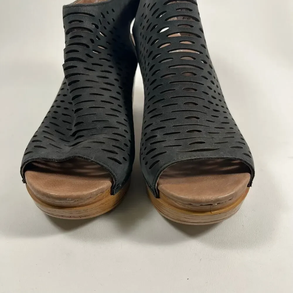 Dansko Danae Nubuck Leather Block Heel Sandals EU 37 US 7 Classic Summer Casual